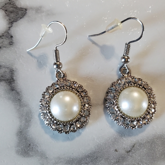 Silver Tone Faux Pearl & Rhinestones Earrings 💥3 for $12💥 - Picture 7 of 13